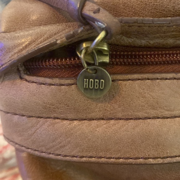 HOBO Vintage Leather Shoulder Bag with Adjustable Strap - Picture 11 of 13